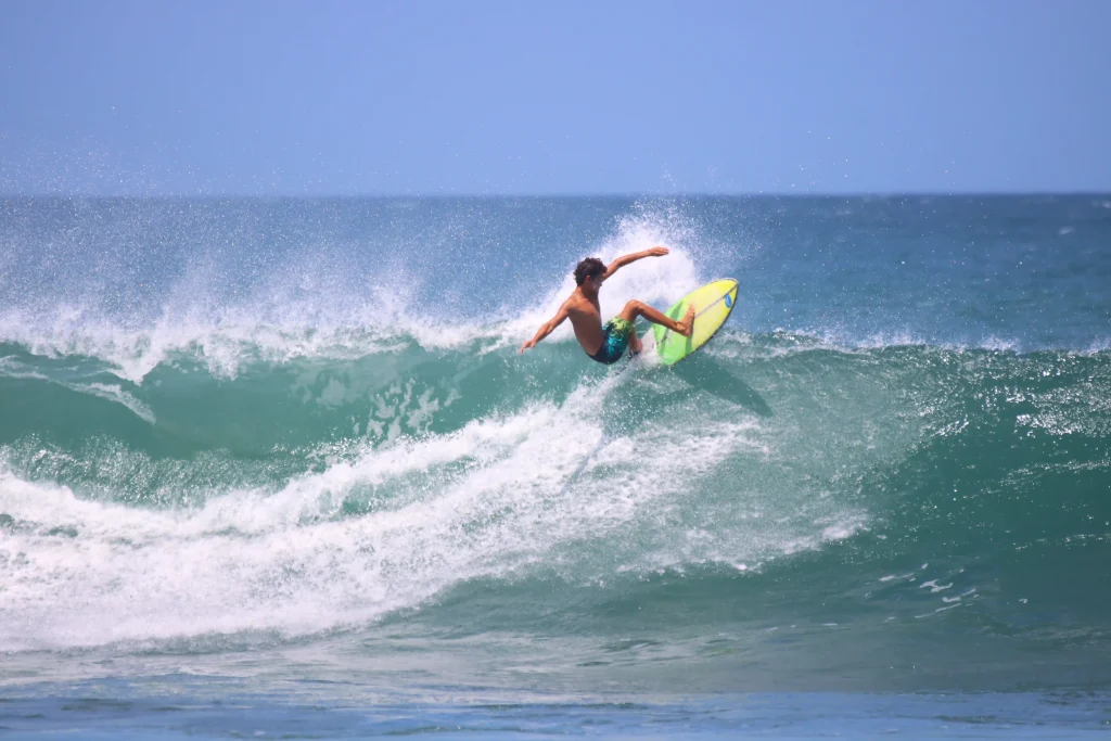 Consistent beach break wave at Popoyo Nicaragua showing ideal mid-length surfboard conditions