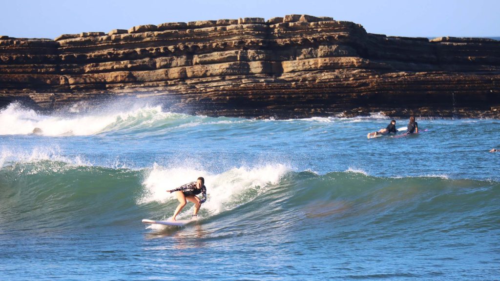 intermediate-surfer-on-a-hollow-left-at-Main-Reef-Popoyo-Nicaragua-in-offshore-conditions